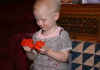 kim_and _playdough_fingers.jpg (65431 bytes)